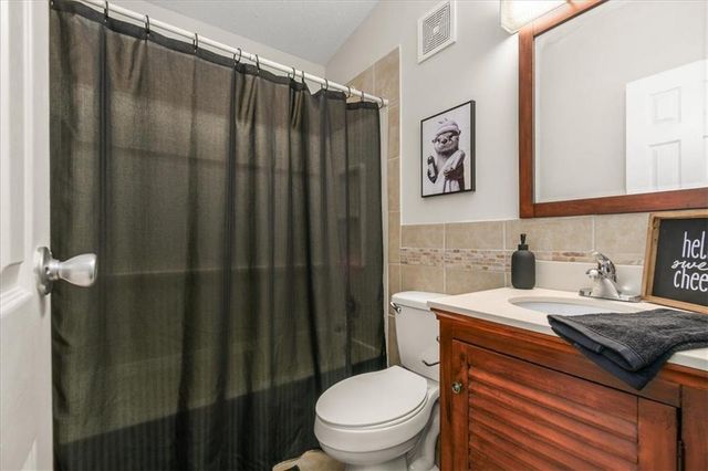 8501 E 93RD Street, Kansas City, MO 64138