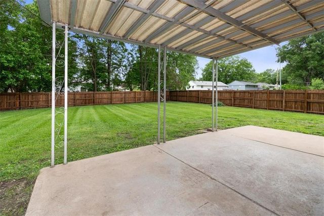 8501 E 93RD Street, Kansas City, MO 64138