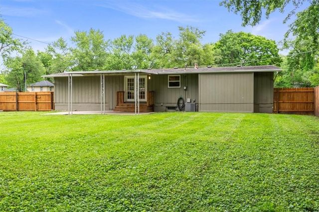 8501 E 93RD Street, Kansas City, MO 64138