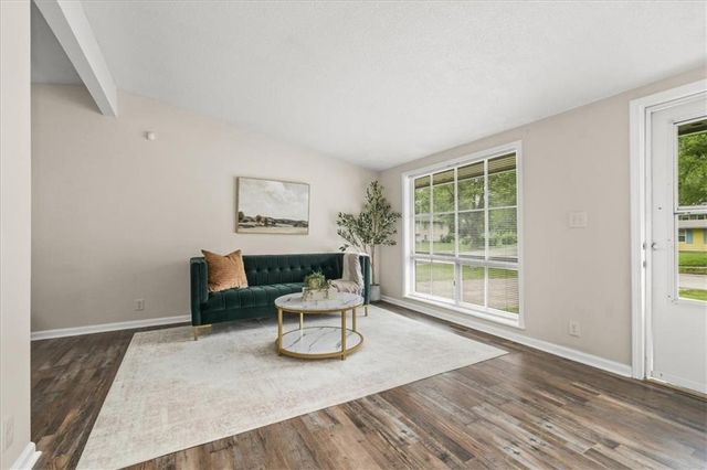 8501 E 93RD Street, Kansas City, MO 64138