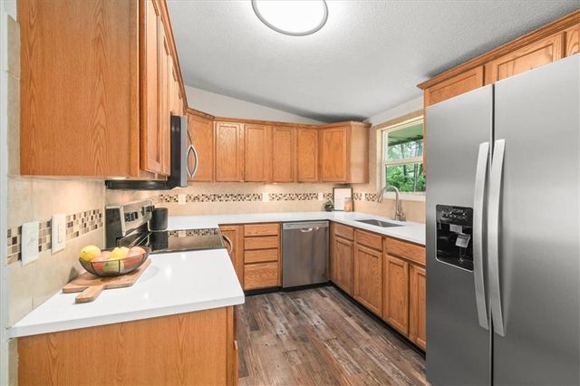 8501 E 93RD Street, Kansas City, MO 64138