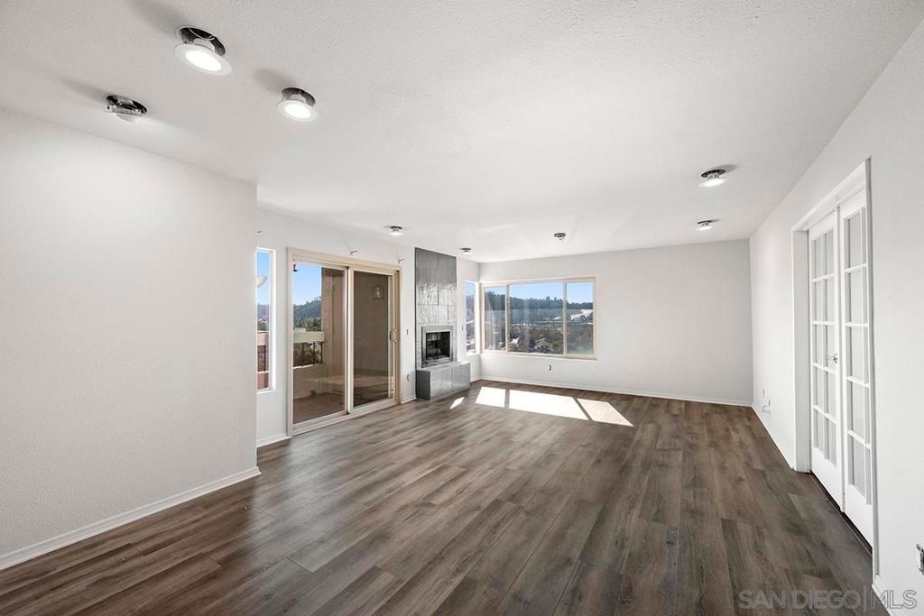 Image 27 of property listing at 10400 caminito Cuervo 264, San Diego, CA 92108