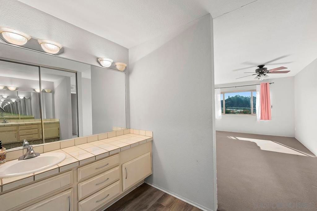 Image 33 of property listing at 10400 caminito Cuervo 264, San Diego, CA 92108
