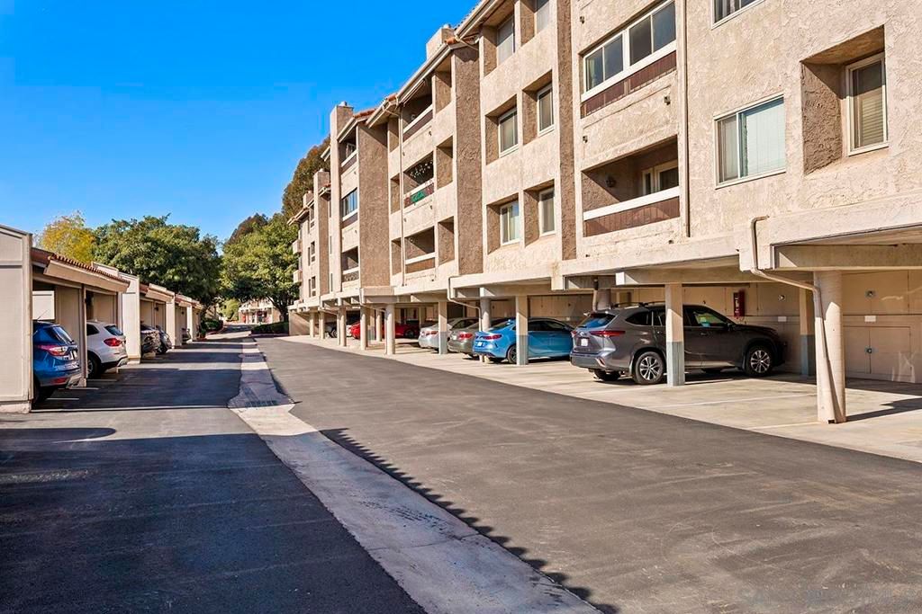 Image 43 of property listing at 10400 caminito Cuervo 264, San Diego, CA 92108