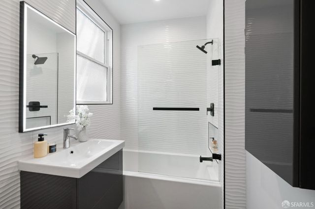 1335 Filbert Street 303, San Francisco, CA 94109