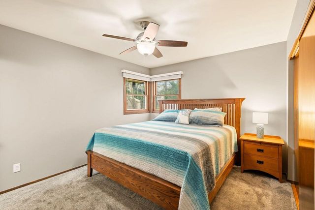 1525 River Highlands DRIVE, Oconomowoc, WI 53066