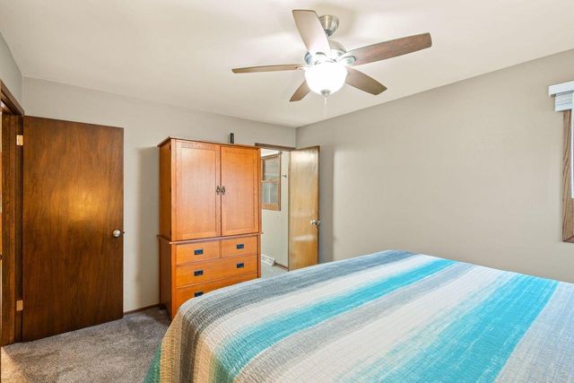 1525 River Highlands DRIVE, Oconomowoc, WI 53066