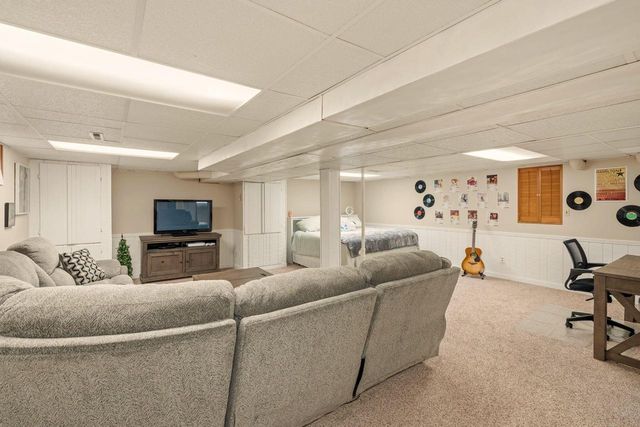 1525 River Highlands DRIVE, Oconomowoc, WI 53066