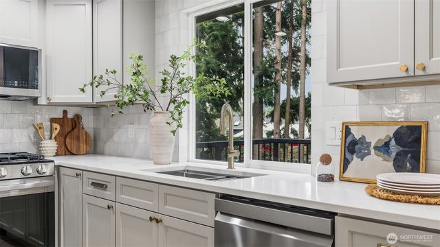 17069 142nd PL NE, Woodinville, WA 98072