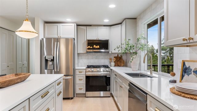 17069 142nd PL NE, Woodinville, WA 98072