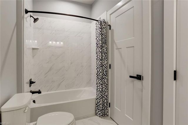 414 Tributary LN, Carrollton, VA 23314