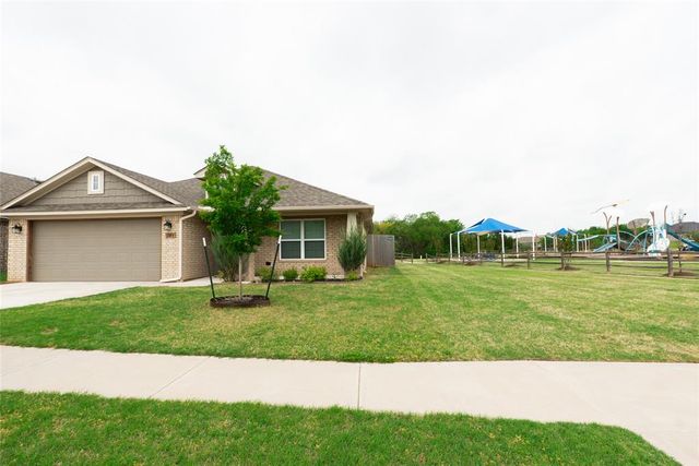 245 Vista Drive, Yukon, OK 73099