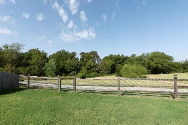 245 Vista Drive, Yukon, OK 73099