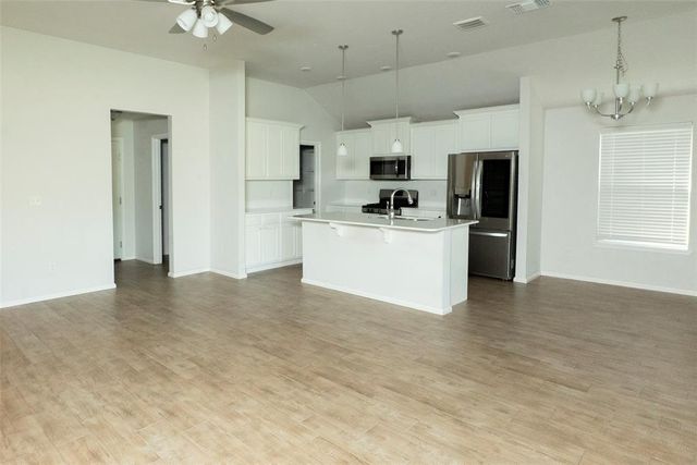 245 Vista Drive, Yukon, OK 73099