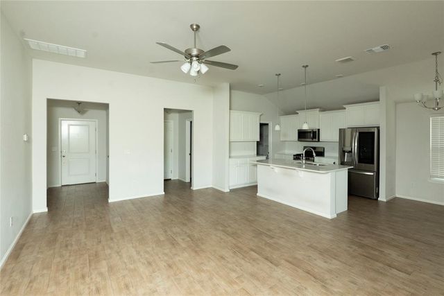245 Vista Drive, Yukon, OK 73099