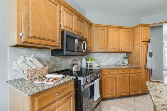 1112 Copperfield Drive, Edmond, OK 73003