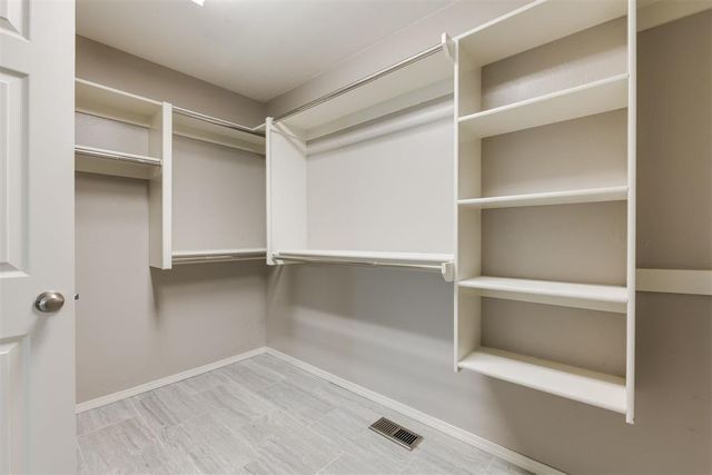 1112 Copperfield Drive, Edmond, OK 73003