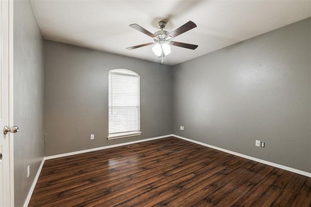 1112 Copperfield Drive, Edmond, OK 73003