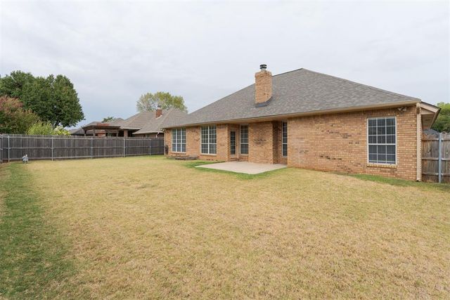 1112 Copperfield Drive, Edmond, OK 73003