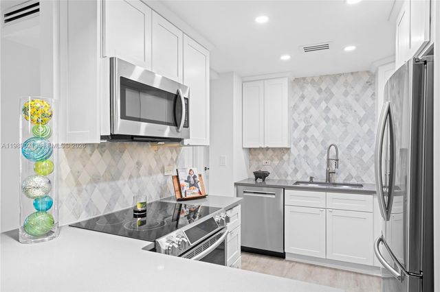 1940 NE 2nd Ave 118J, Wilton Manors, FL 33305