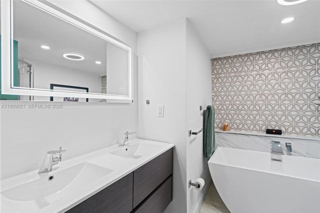 1940 NE 2nd Ave 118J, Wilton Manors, FL 33305