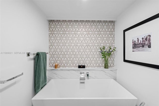 1940 NE 2nd Ave 118J, Wilton Manors, FL 33305