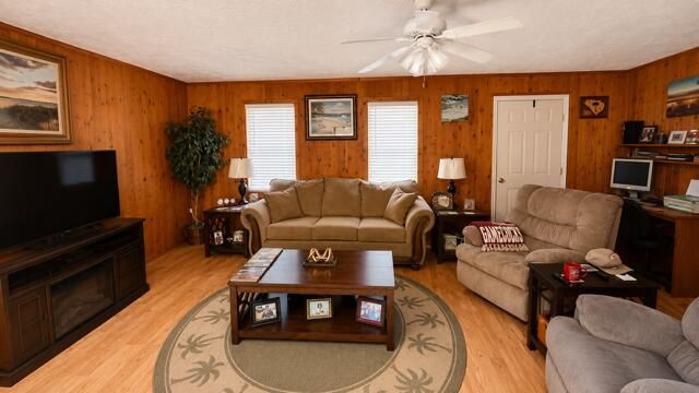1120 Dove Lane, Summerton, SC 29148