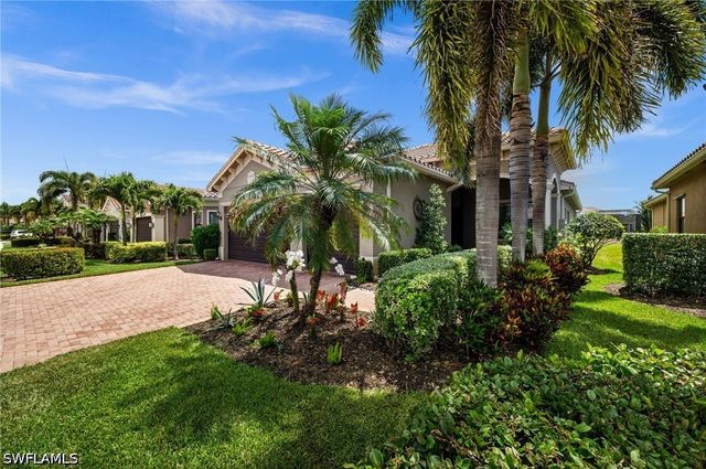 3454 Pacific DR, Naples, FL 34119