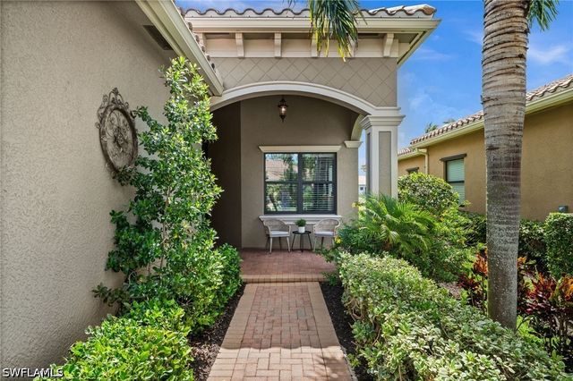 3454 Pacific DR, Naples, FL 34119