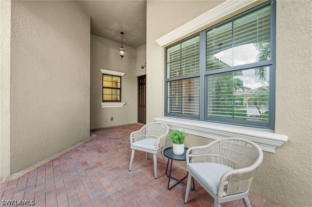 3454 Pacific DR, Naples, FL 34119