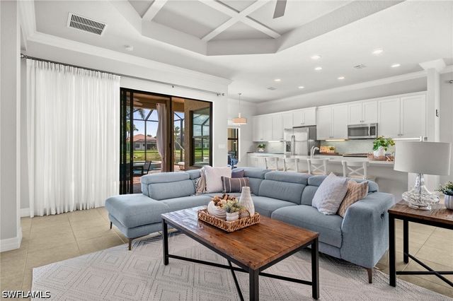 3454 Pacific DR, Naples, FL 34119