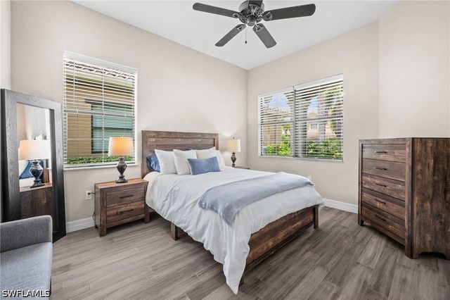 3454 Pacific DR, Naples, FL 34119