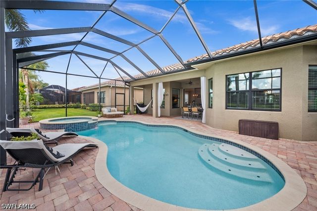 3454 Pacific DR, Naples, FL 34119