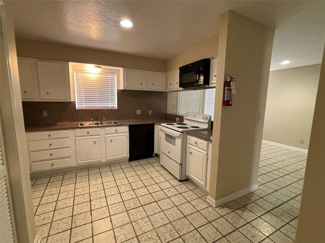 3416 Avenue P, Rosenberg, TX 77471