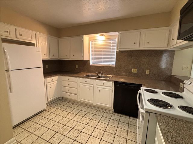 3416 Avenue P, Rosenberg, TX 77471