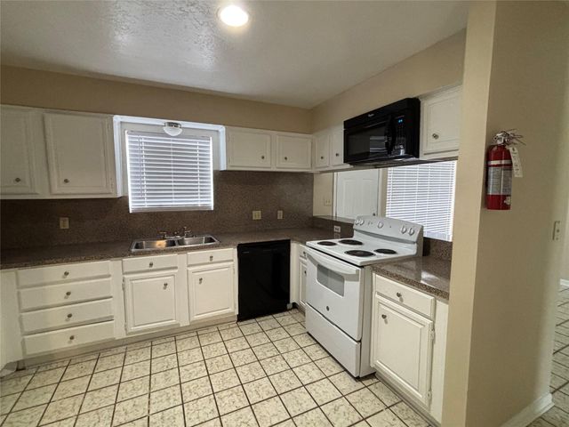 3416 Avenue P, Rosenberg, TX 77471
