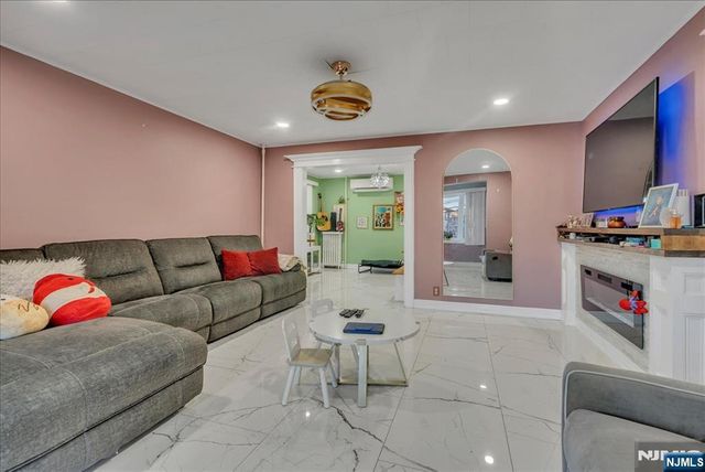 644 Valley Brook Avenue, Lyndhurst, NJ 07071