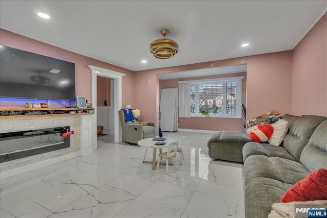 644 Valley Brook Avenue, Lyndhurst, NJ 07071