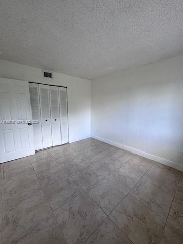 7920 Camino Real m-401, Miami, FL 33143