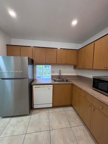 7920 Camino Real m-401, Miami, FL 33143