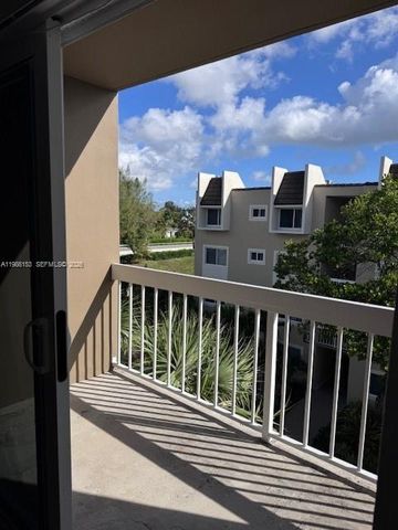 7920 Camino Real m-401, Miami, FL 33143