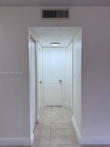 7920 Camino Real m-401, Miami, FL 33143