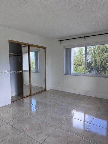 7920 Camino Real m-401, Miami, FL 33143