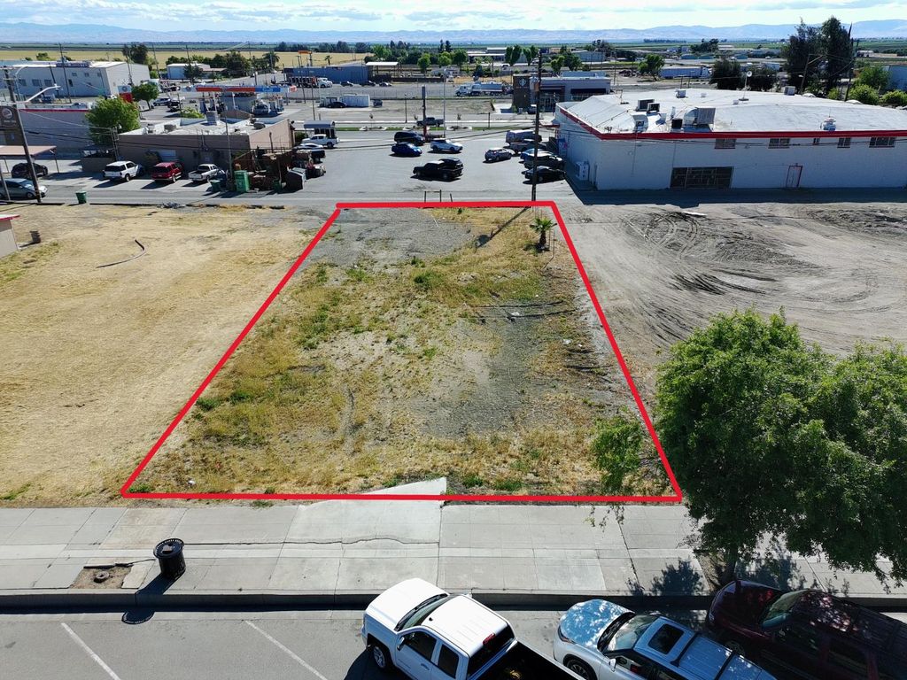 Image 1 of property listing at 1148 O Street, Firebaugh, CA 93622