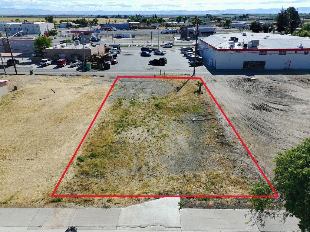 Image 2 of property listing at 1148 O Street, Firebaugh, CA 93622