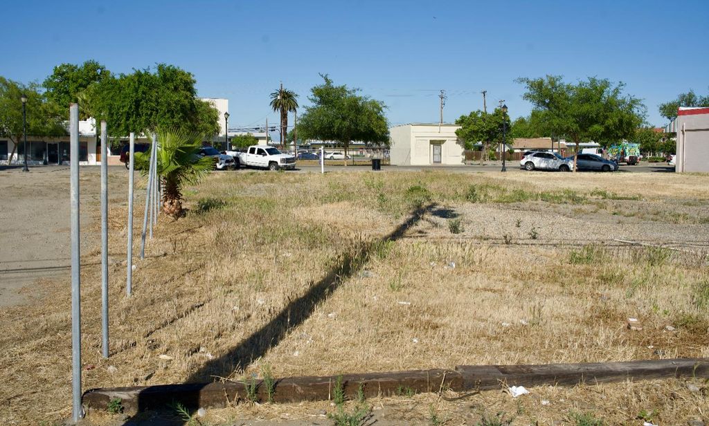 Image 5 of property listing at 1148 O Street, Firebaugh, CA 93622