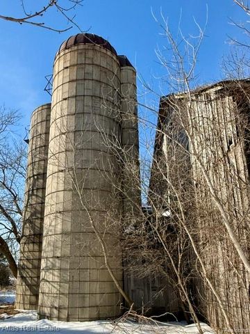 7448 Gale Road, Grand Blanc, MI 48439