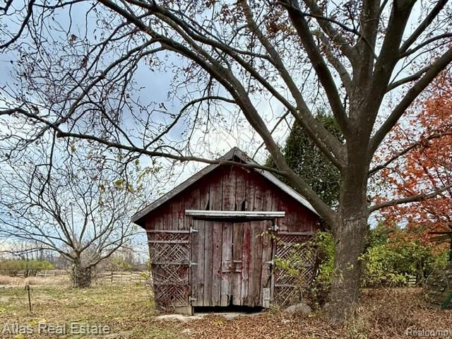 7448 Gale Road, Grand Blanc, MI 48439