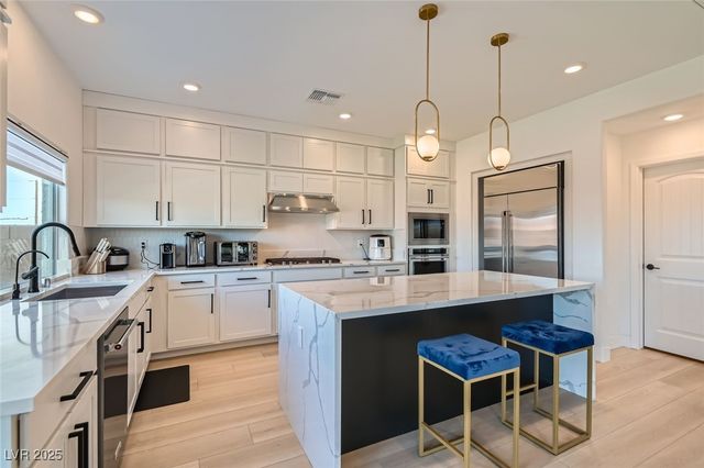 6682 Zorya Rise Avenue, Las Vegas, NV 89139