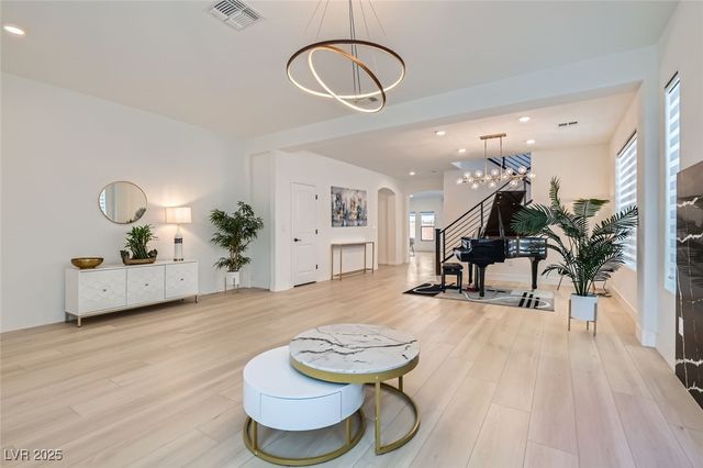 6682 Zorya Rise Avenue, Las Vegas, NV 89139